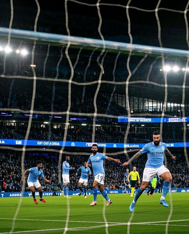 曼城重回联赛前列,稳固争冠地位 曼城重回联赛前列,稳固争冠地位