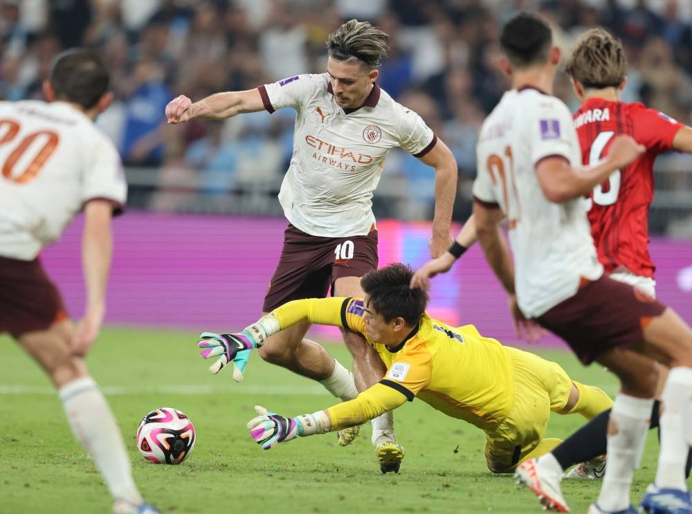 包含曼城遇上热刺，双方拼尽全力的词条