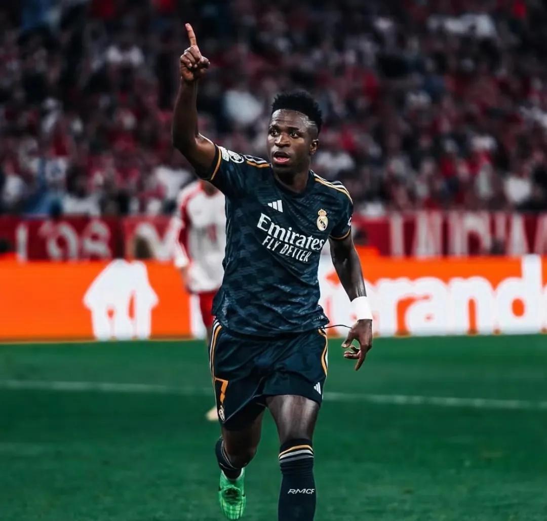 曼联将挑战皇家马德里,迎来硬仗 曼联将挑战皇家马德里,迎来硬仗