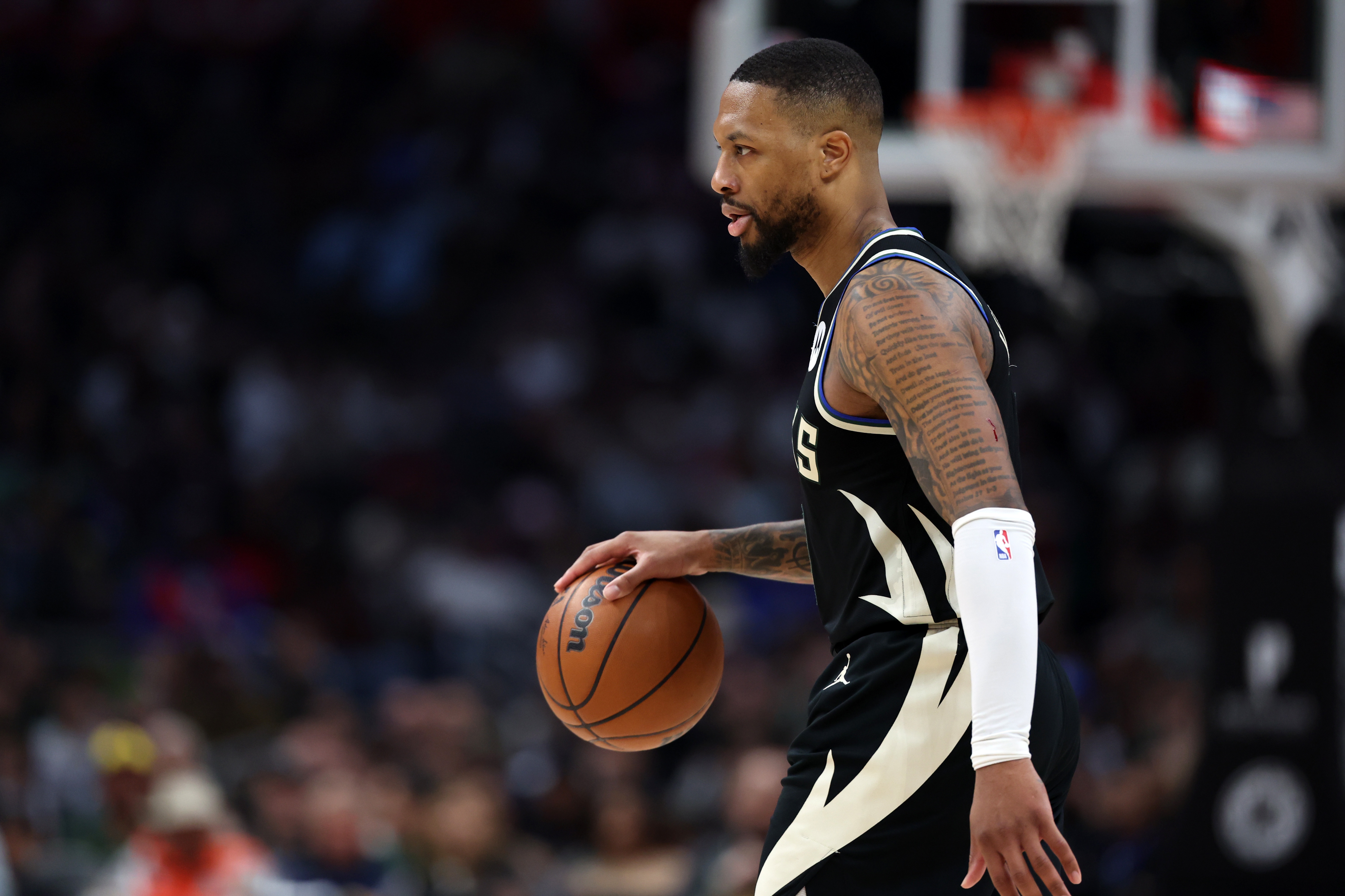 开拓者不敌公牛，利拉德单节狂砍三四分