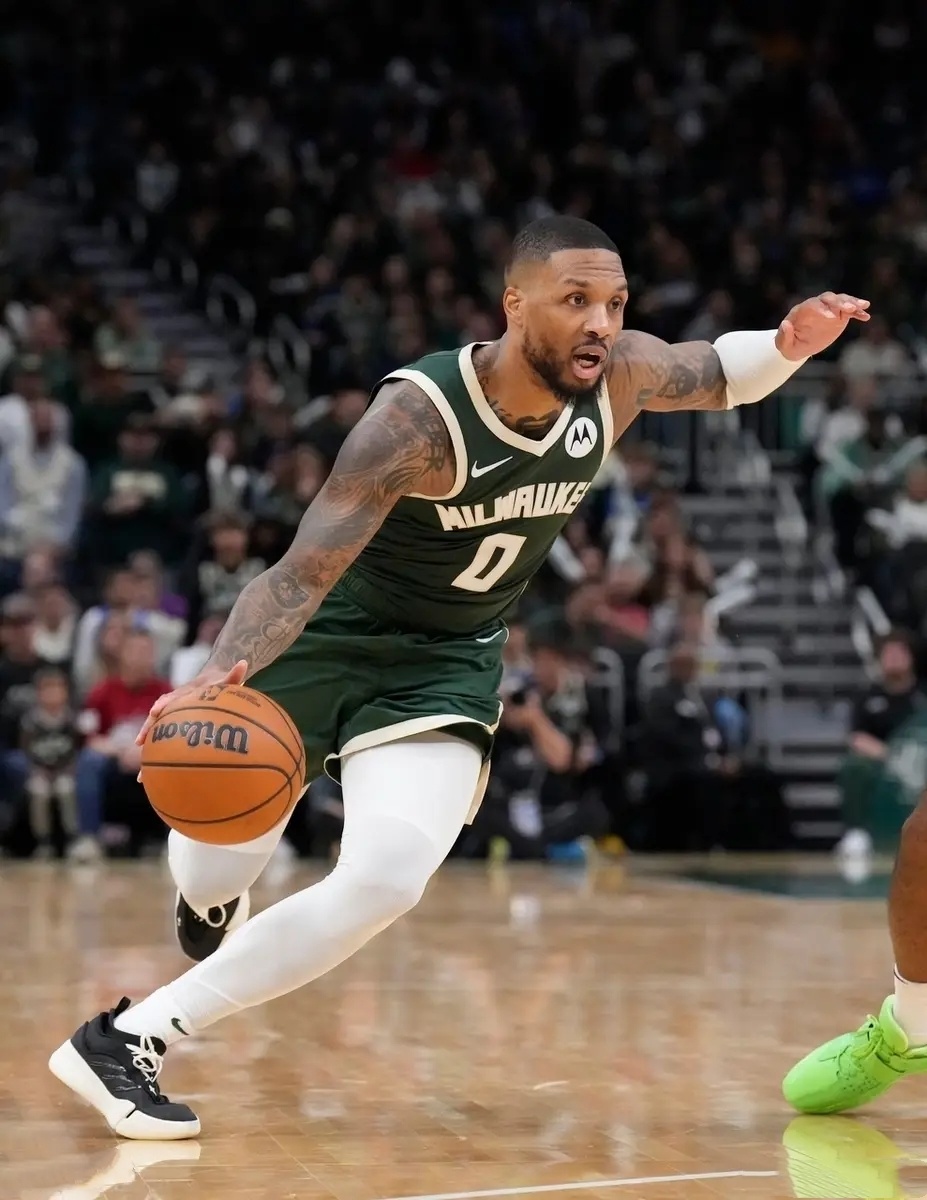 爱游戏官网入口-雄鹿客场逆转凯尔特人，继续保持不败势头