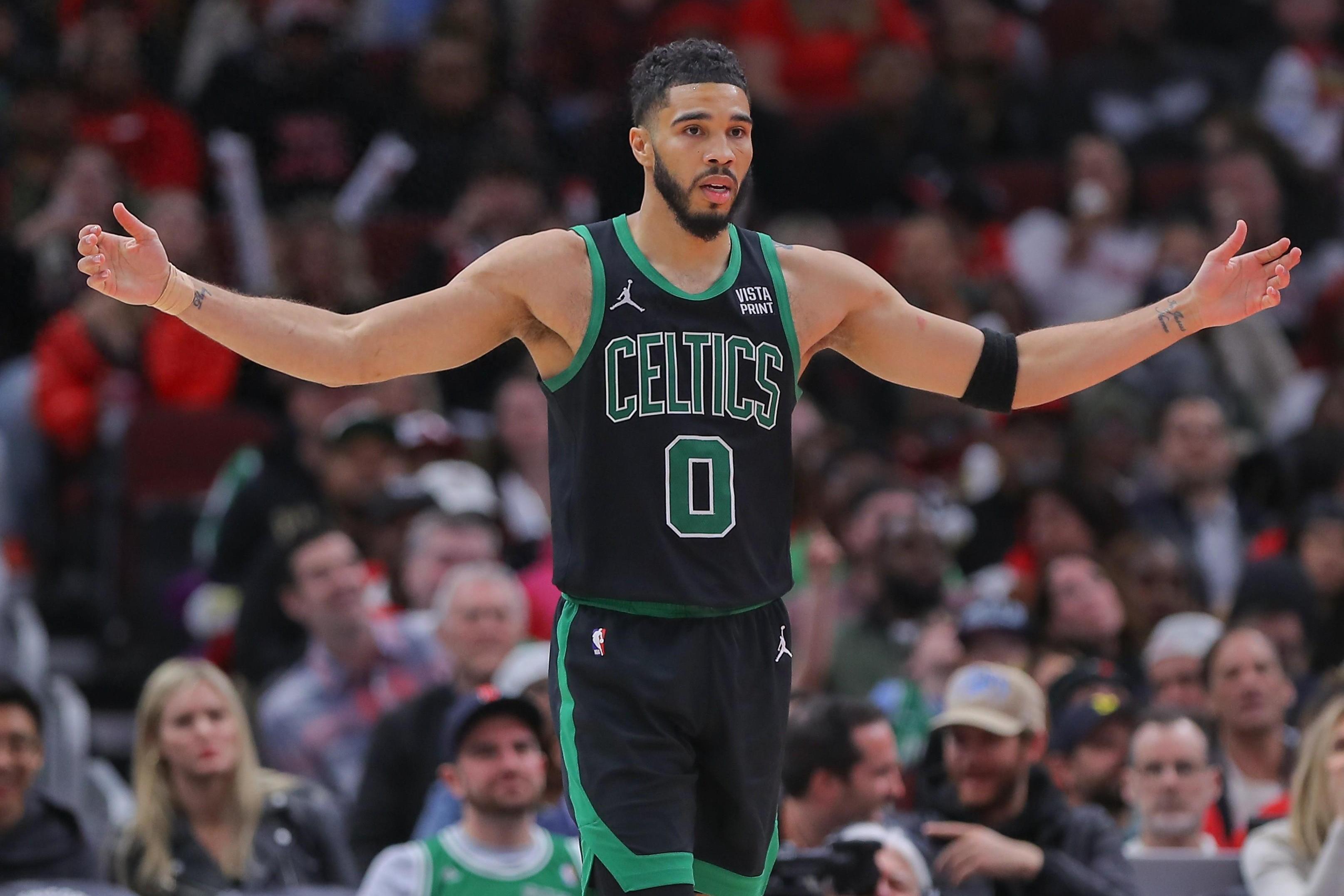 包含瓦拉多利德客场逆转胜出，球迷沸腾欢呼的词条