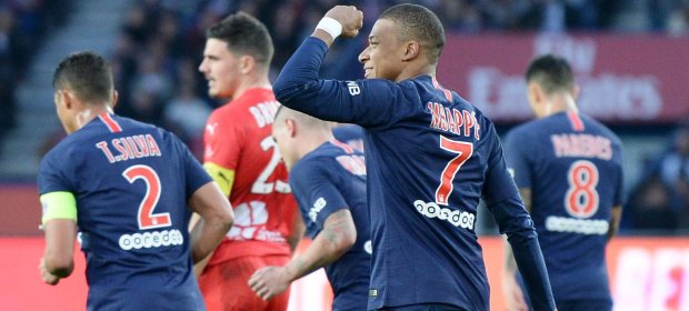 巴黎大胜尼姆，轻松保持领先优势的简单介绍