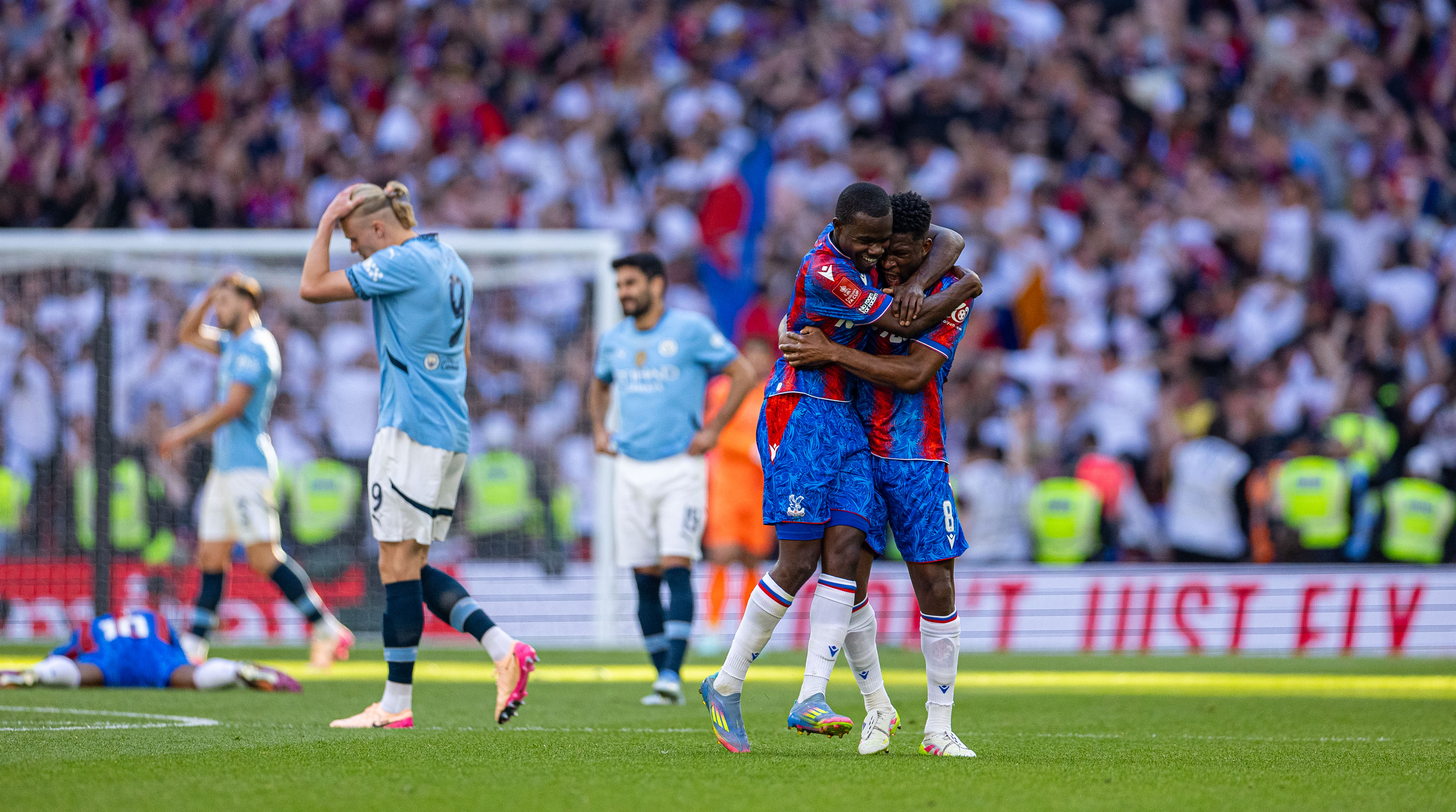 英国球队在比赛中取得胜利,晋级四强的简单介绍 英国球队在比赛中取得胜利,晋级四强的简单介绍