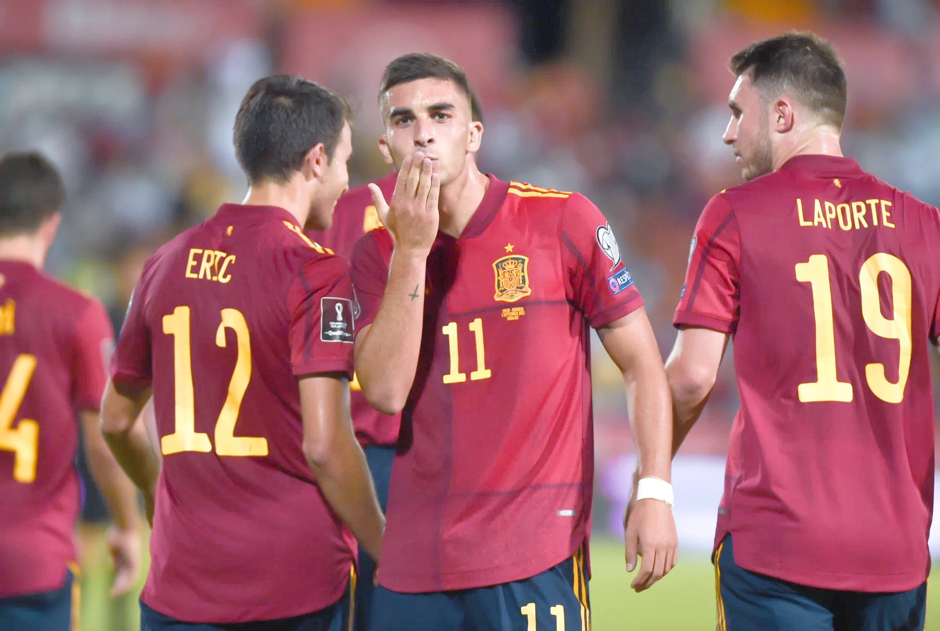 西班牙球队与日本球队在联赛中交手,激烈对抗的简单介绍 西班牙球队与日本球队在联赛中交手,激烈对抗的简单介绍