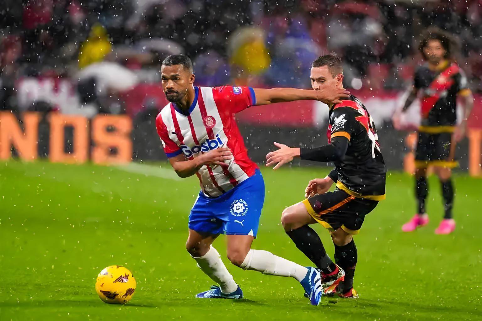 比利亚雷亚尔客场获胜，连胜成为最大亮点