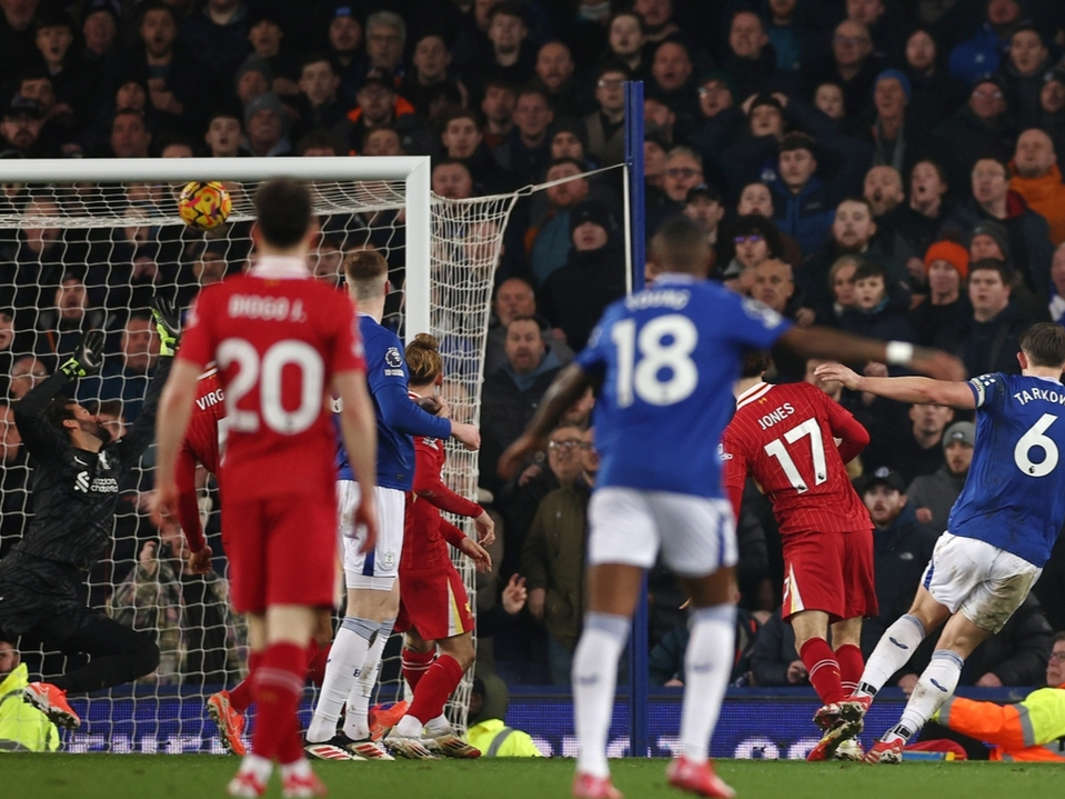 包含阿贾克斯不敌巴黎圣日耳曼，晋级势头被遏制的词条