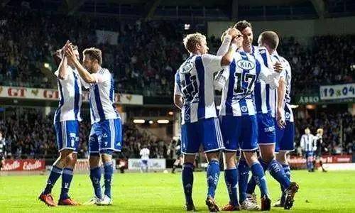 欧洲赛场各支球队实力对峙，对决纷呈小组格局复杂