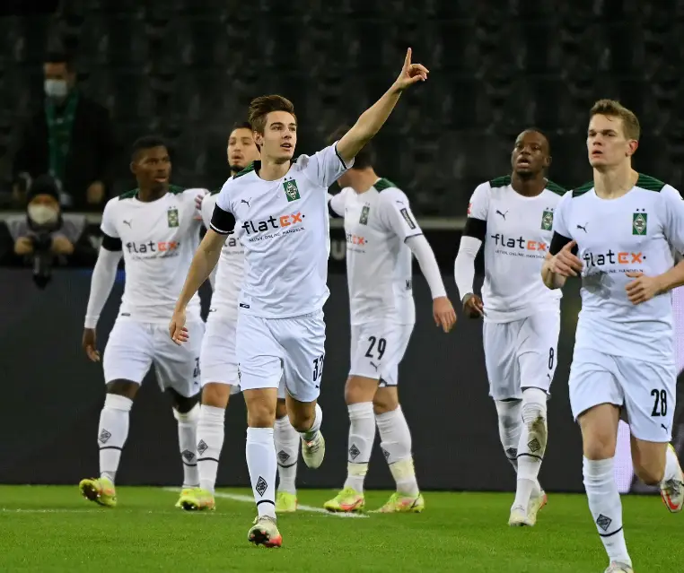 关于汉堡主场不敌门兴格拉德巴赫,德甲保级前景堪忧的信息 关于汉堡主场不敌门兴格拉德巴赫,德甲保级前景堪忧的信息