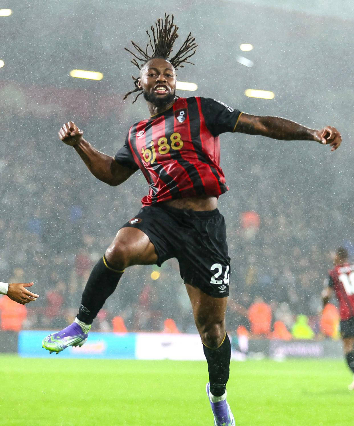 爱游戏-博恩茅斯客场不敌，遭到对手反超的简单介绍